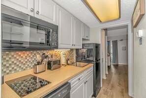Fridge, microwave, stovetop, dishwasher