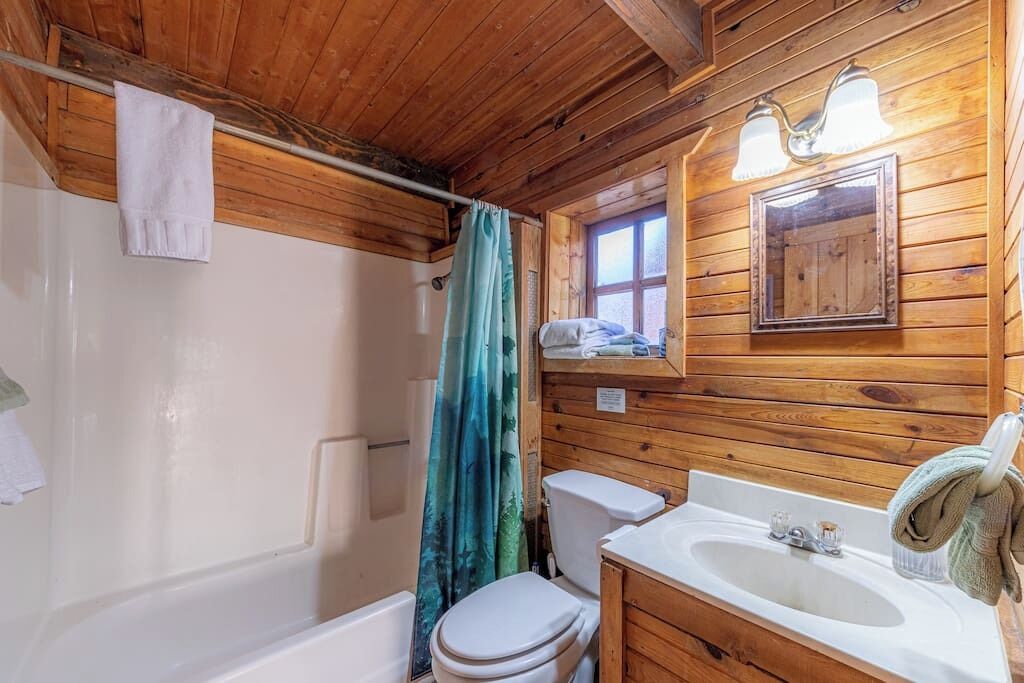 Dusche, Handtücher, Shampoo