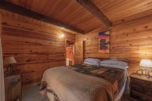 Forest Cabin 4 Cowboys Dream