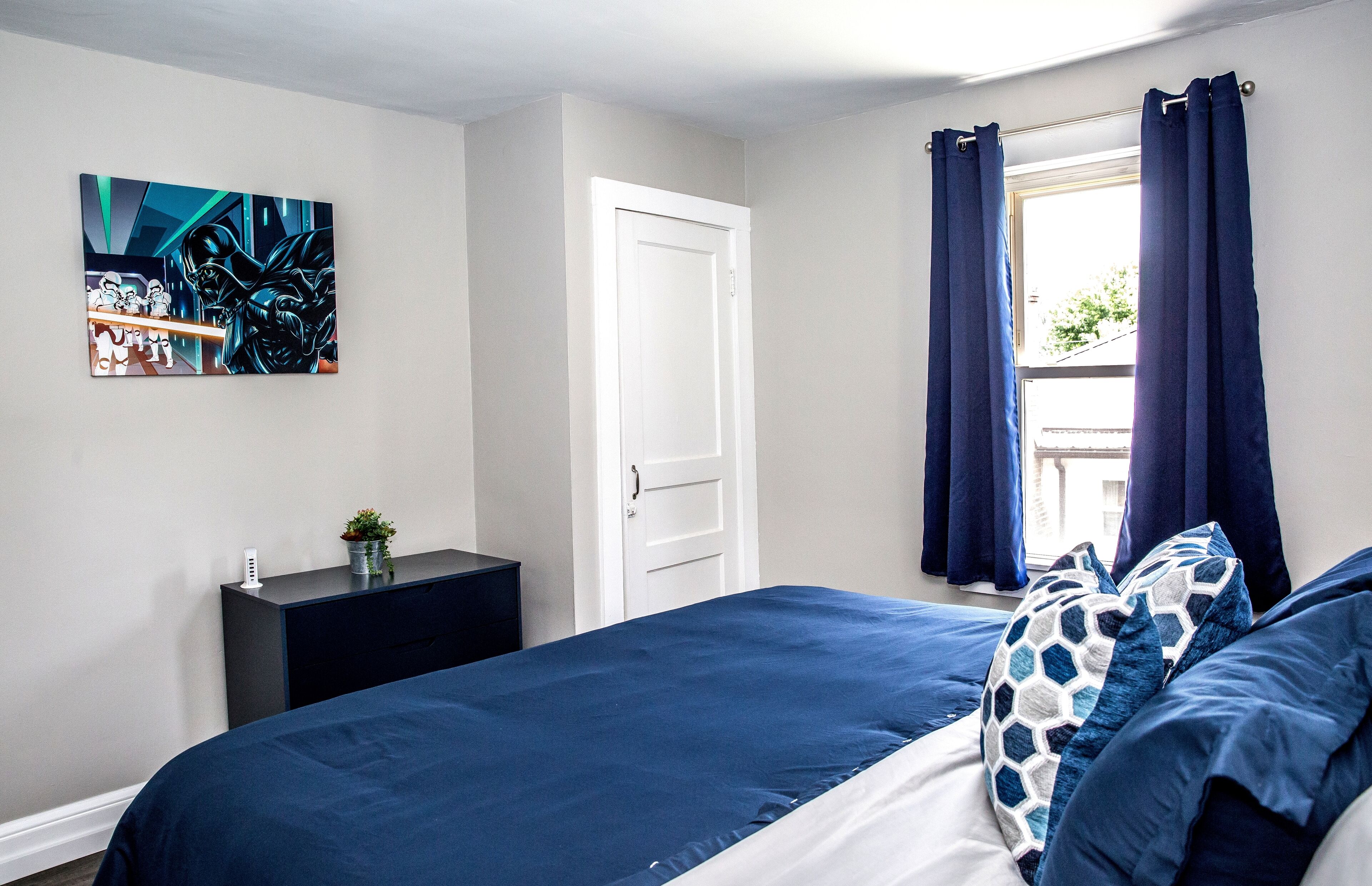 2 habitaciones, escritorio, tabla de planchar con plancha y wifi 