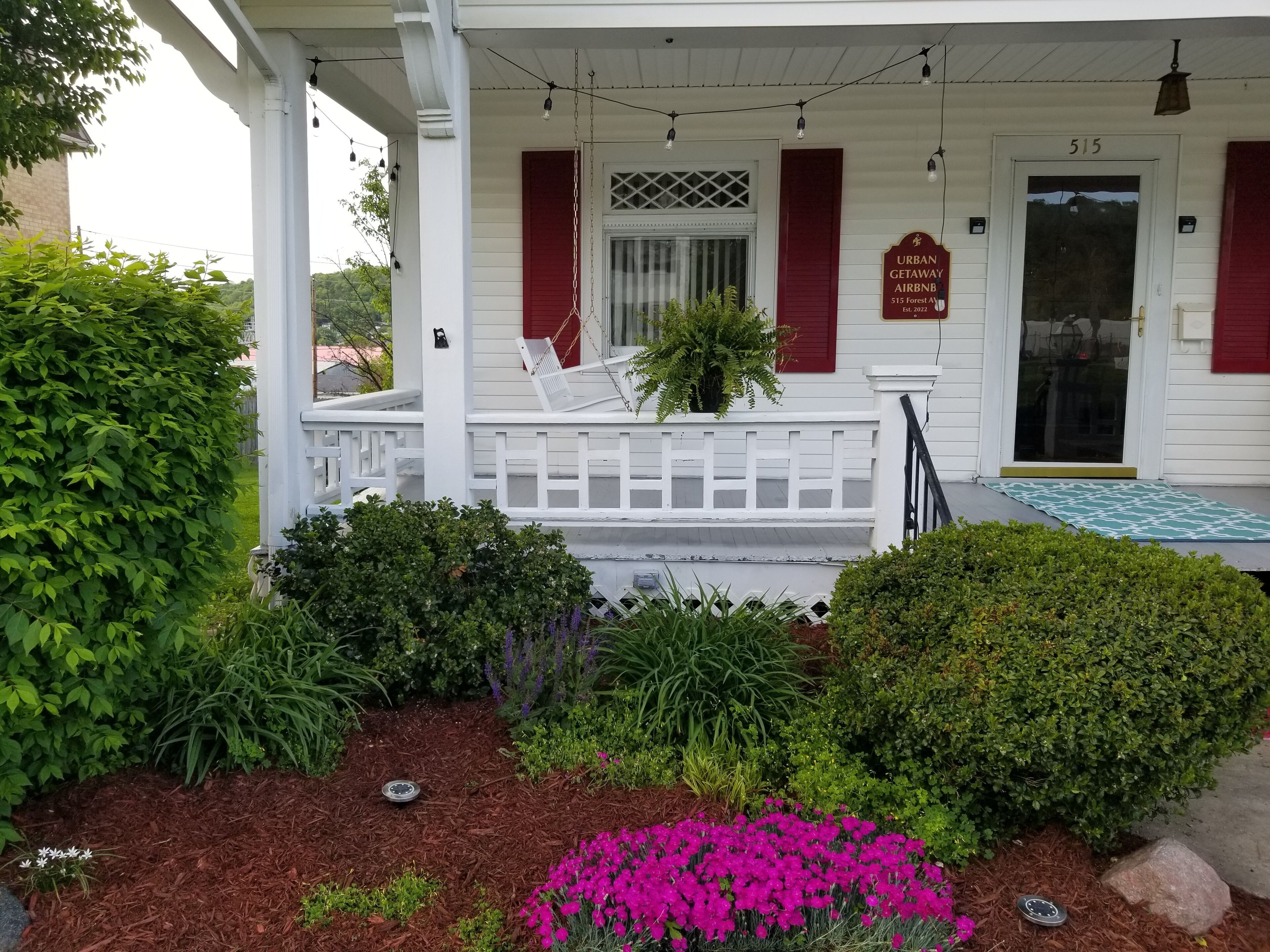 URBAN GETAWAY - .6 Downtown Maysville/Entire House