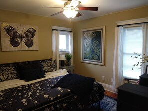 4 slaapkamers, een strijkplank/strijkijzer, gratis wifi, beddengoed