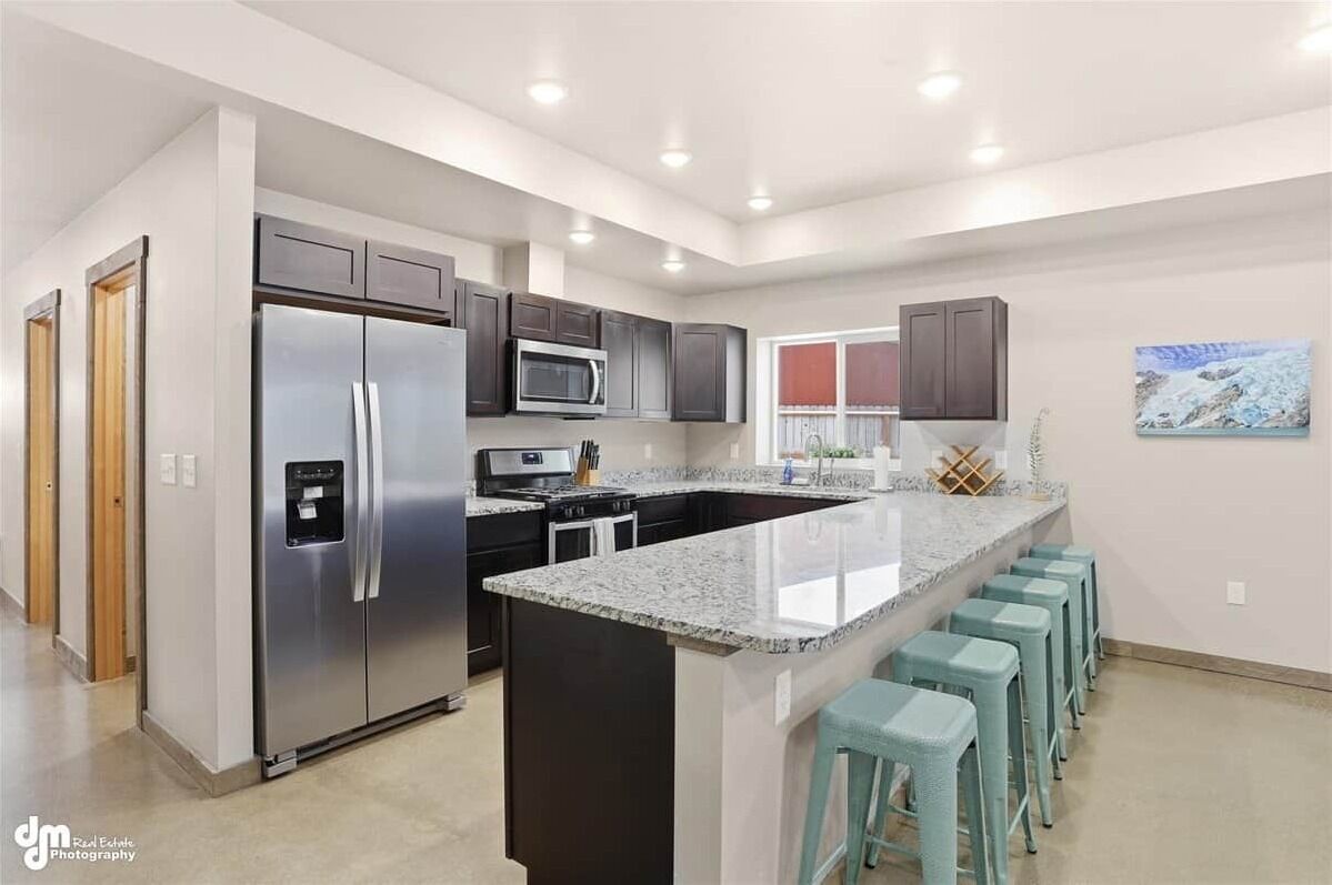 冰箱、微波炉、烤箱、炉灶