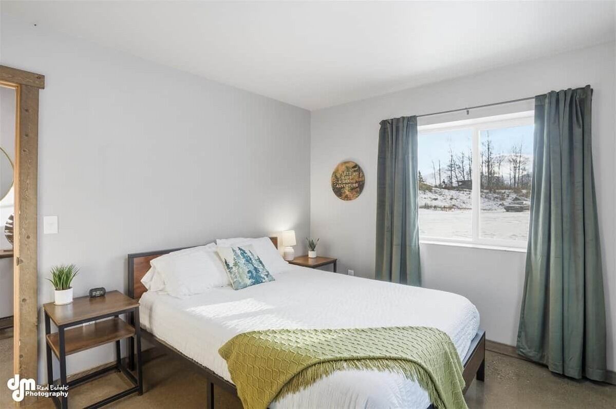 3 bedrooms, travel crib, WiFi, bed sheets