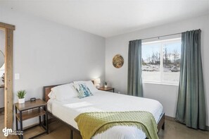 3 makuuhuonetta, vauvan matkasänky, Wi-Fi, vuodevaatteet