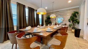 Dining - CHARMING VILLA AT SONOMA RESORT AT TAPESTRY (Kissimmee)