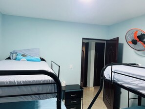 4 Schlafzimmer, kostenloses WLAN, Bettwäsche