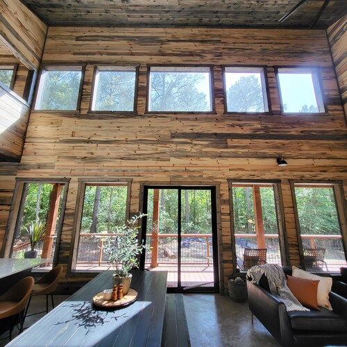 Luxury Cabin- Sleeps 12- Hot Tub- ATV Trails- Huge Patio- Family & Dog Friendly 