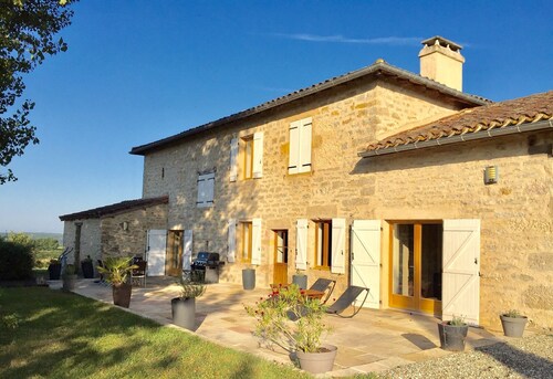 Lumineux, spacieux et accueillant maison de vacances avec des vues fantastiques