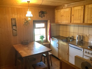 Kühlschrank, Ofen, Herdplatte, Geschirrspüler