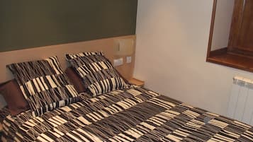 1 bedroom, iron/ironing board, free WiFi