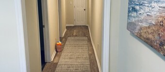 Unit B, Spirit of Folly, Pet Friendly, 2 short blocks - 100 yards - to the beach