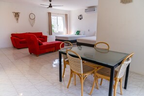 Studiosvit Superior | Matservice på rummet