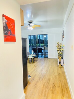 Interior - Hilo SunShine Rental.2bds1ba,common swimming pool. (Hilo)