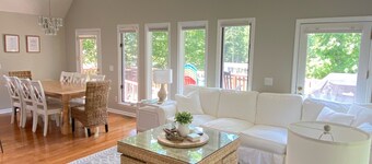 Beautiful Lake Home - Great view, on the water