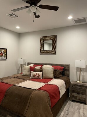 3 chambres, fer et planche à repasser, Wi-Fi gratuit, draps fournis