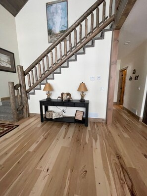 المنشأة من الداخل