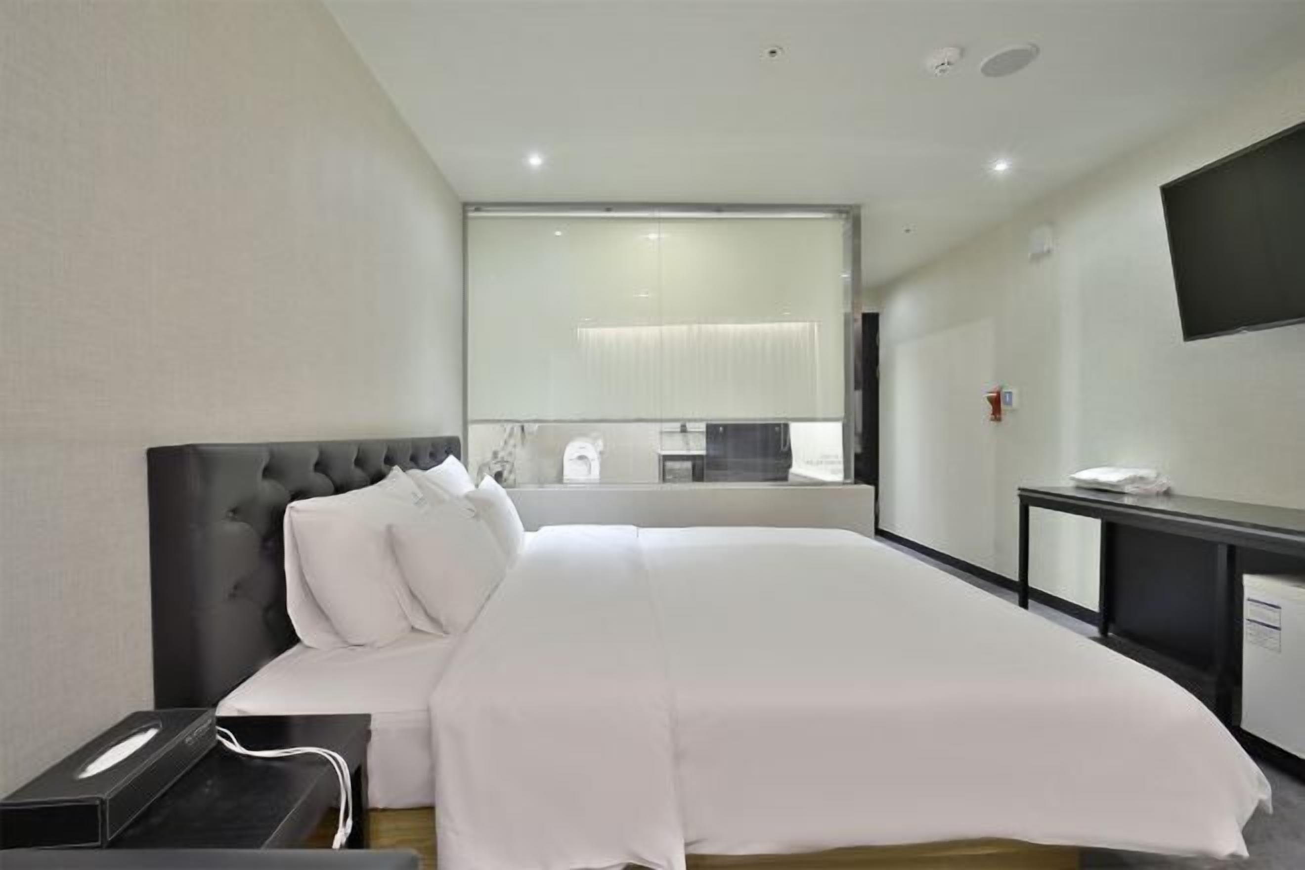 Premium bedding, free WiFi, bed sheets