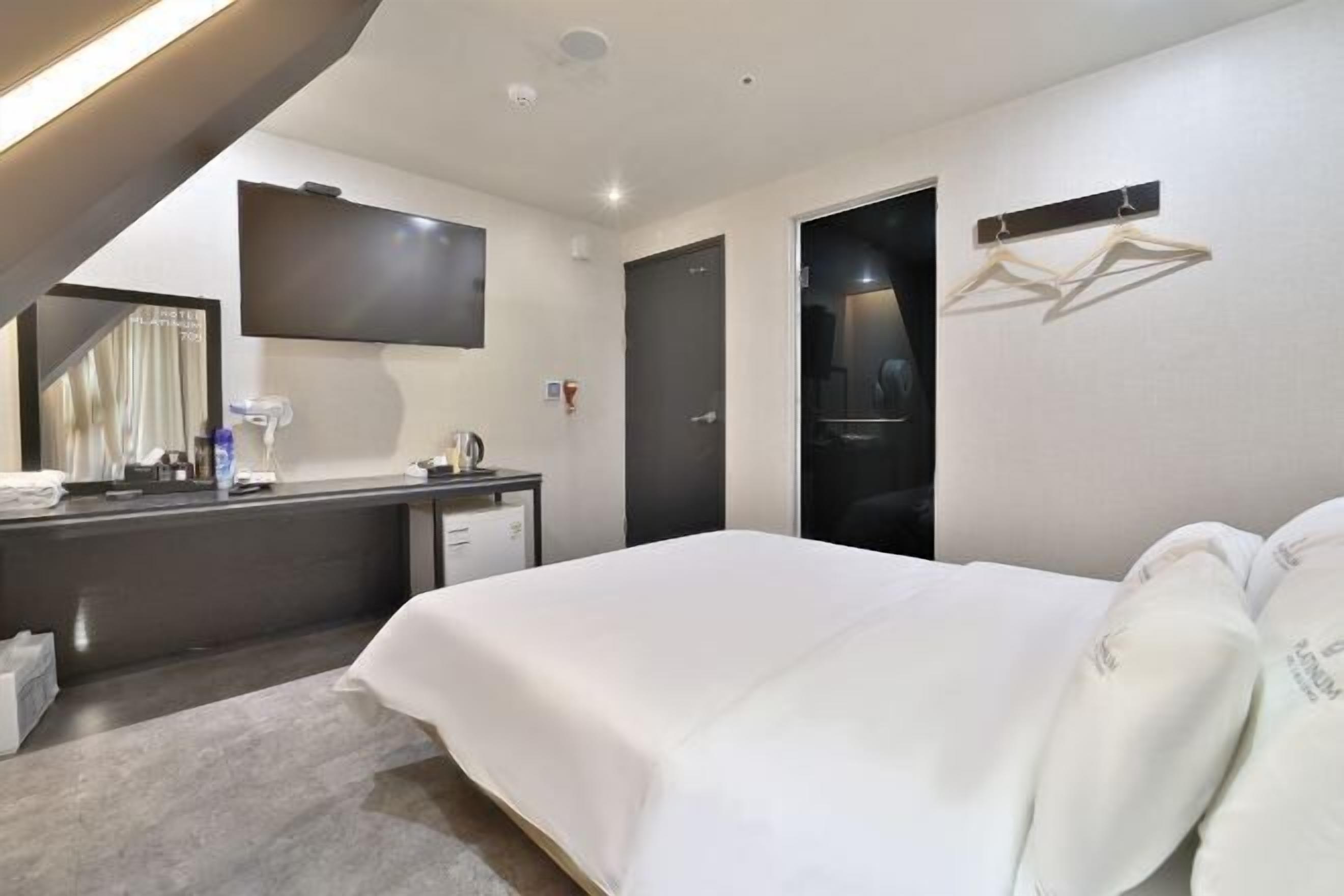 Premium bedding, free WiFi, bed sheets