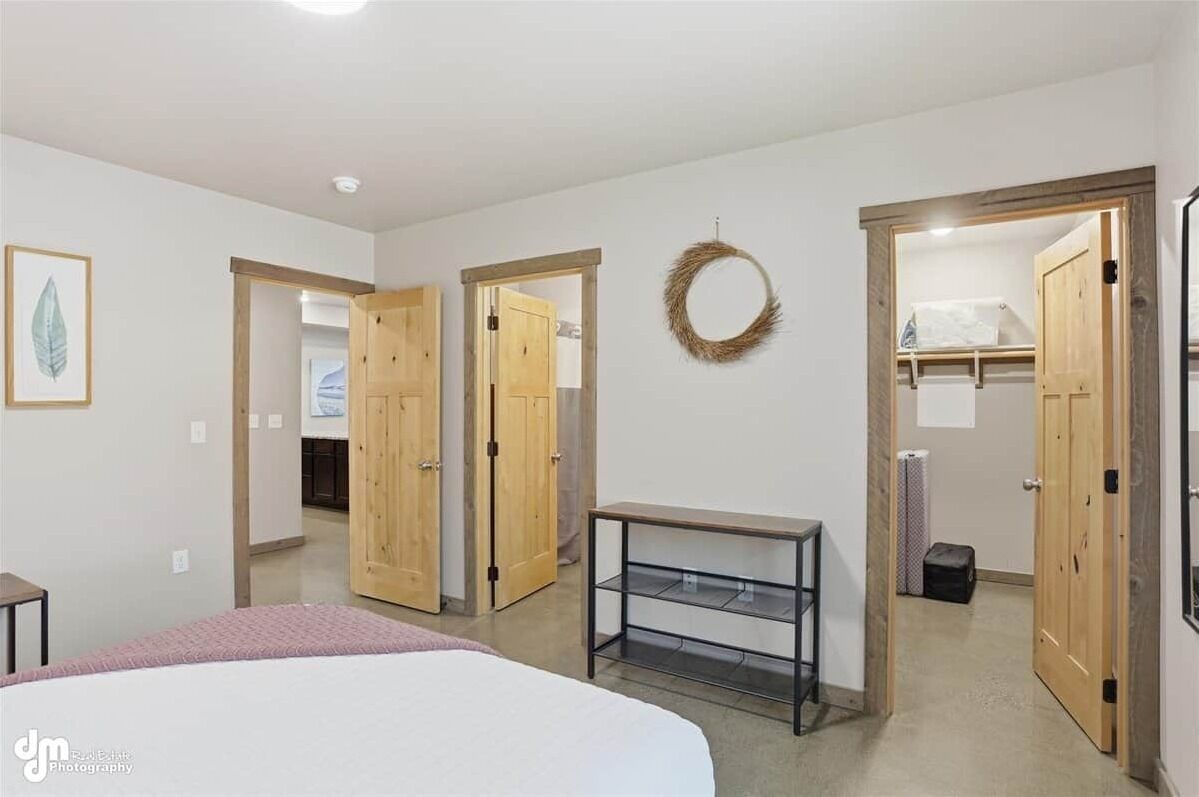 3 bedrooms, travel crib, WiFi