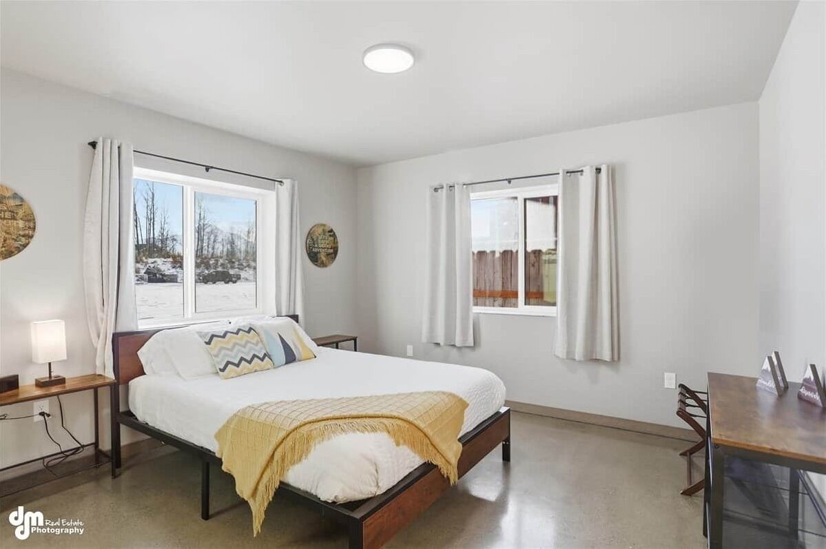 3 bedrooms, travel crib, WiFi