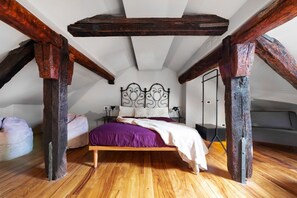 2 makuuhuonetta, työpöytä, silitysrauta/-lauta, Wi-Fi