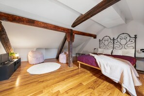 2 bedrooms, desk, iron/ironing board, WiFi - GetTheKey Pavaglione Apartment (Bologna)