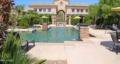 Newly Renovated Condo: Foothills View & Resort Amenities