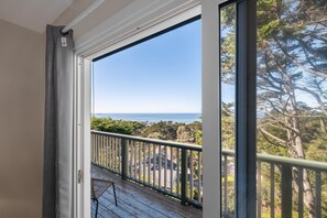 Interior - 🌊🌞 4BR Ocean-View Oasis with Hot Tub, Arcade, and EV Plug by SF & Beaches 🏖️ (Pacifica)