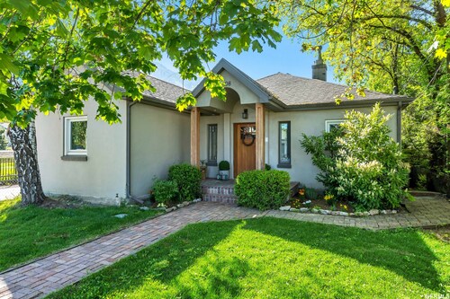 Cozy, Convenient Holladay Bungalow w/ Amenities