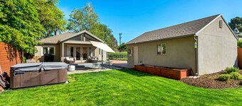 Cozy, Convenient Holladay Bungalow w/ Amenities