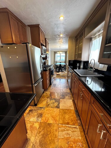 Cozy, Convenient Holladay Bungalow w/ Amenities