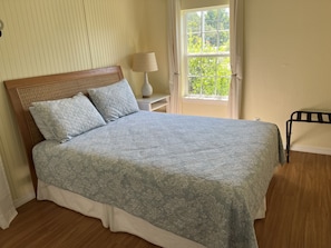 2 bedrooms, free WiFi, bed sheets - charming home in st augustine -Dog Friendly/Family friendly (St. Augustine)