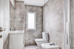 Hårføner og håndklær