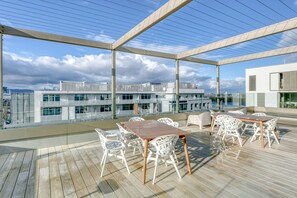 屋外ダイニングエリア