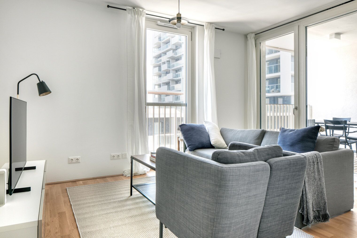 Télévision, chaîne hi-fi