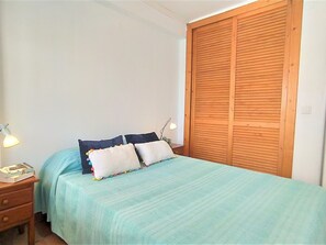 1 غرفة نوم ومكواة/لوح كي وسرير سفر وواي فاي مجانًا