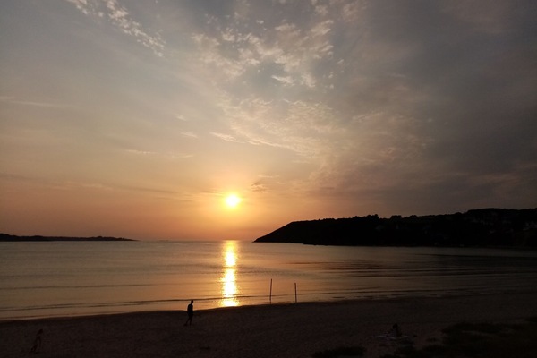Una spiaggia nelle vicinanze