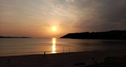 Charmantes Ferienhaus. Sea View Garden