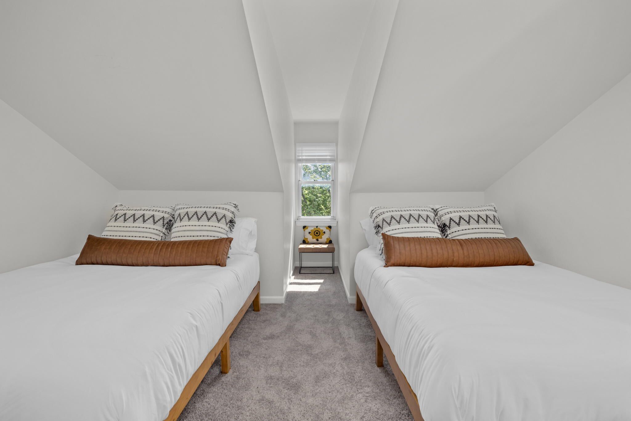 3 bedrooms, iron/ironing board, travel crib, free WiFi