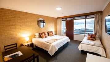 Hypo-allergenic bedding, bed sheets