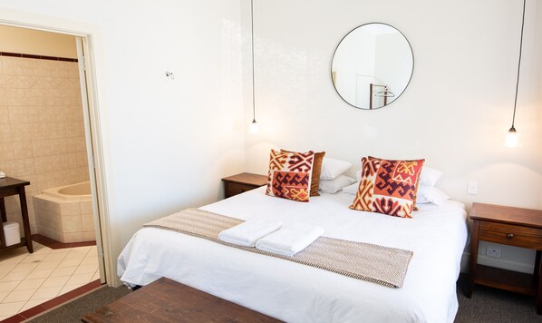 Barn Room | Hypo-allergenic bedding, minibar, bed sheets