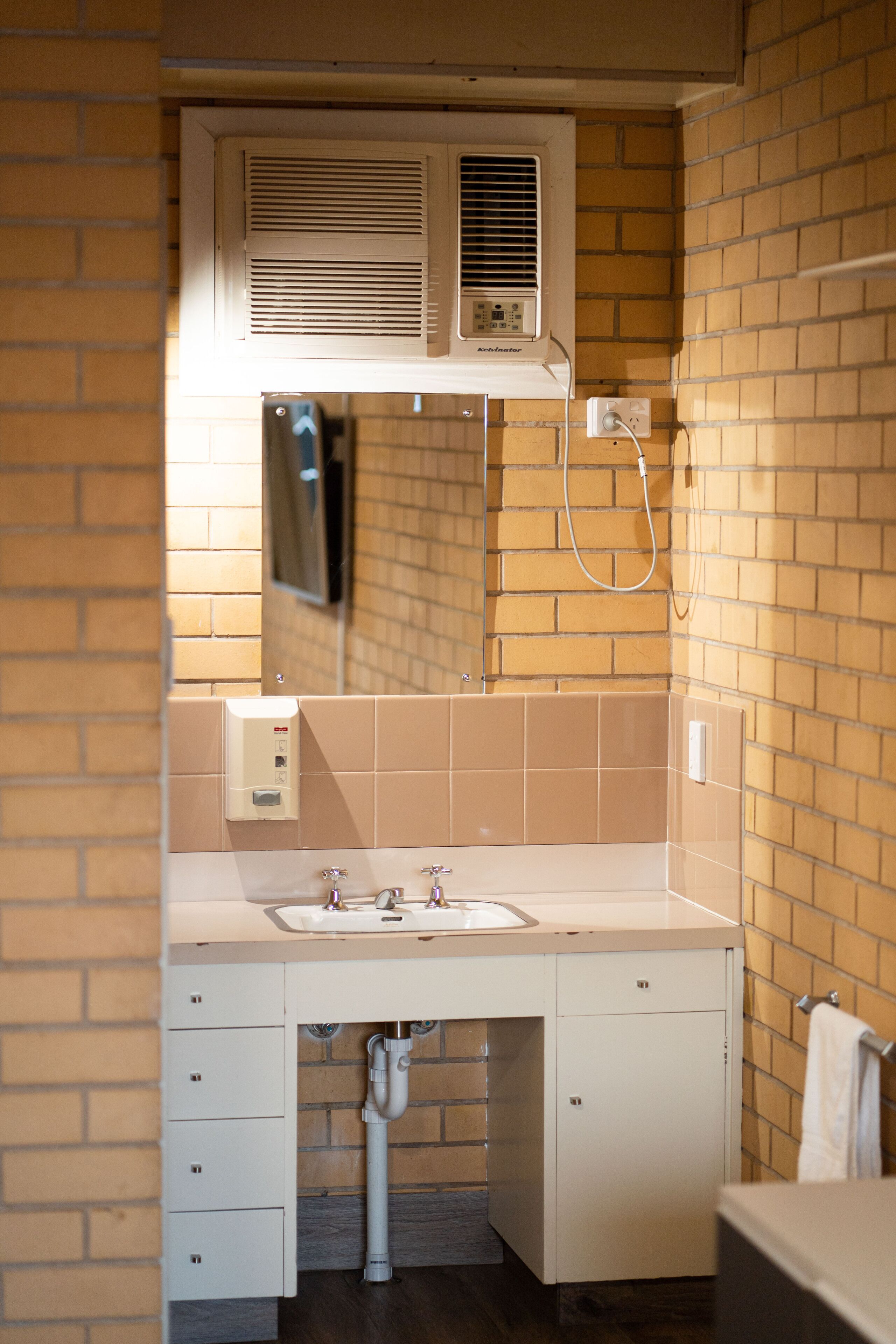 standard - downstairs | hypo-allergenic bedding, bed sheets