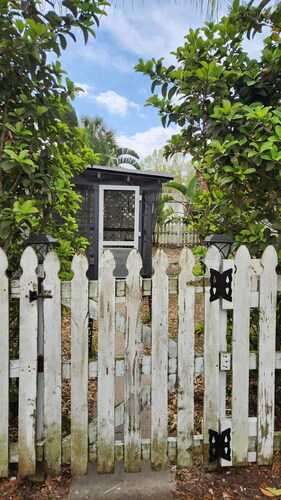Charming Mt Dora 2 Bedroom House - 1 mile from Historic Downtown!