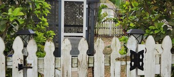 Charming Mt Dora 2 Bedroom House - 1 mile from Historic Downtown!