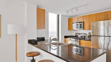 Fridge, microwave, oven, stovetop