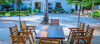 Dar es Salaam-Sleeps8-Parking-Garden-Pet Friendly