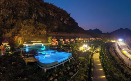 Moc Chau Island - Bach Long Glass Bridge