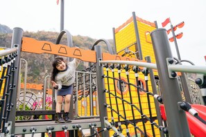 Children’s play area – outdoor