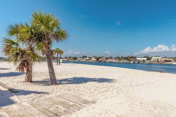 A la platja, gandules de platja i tovalloles de platja